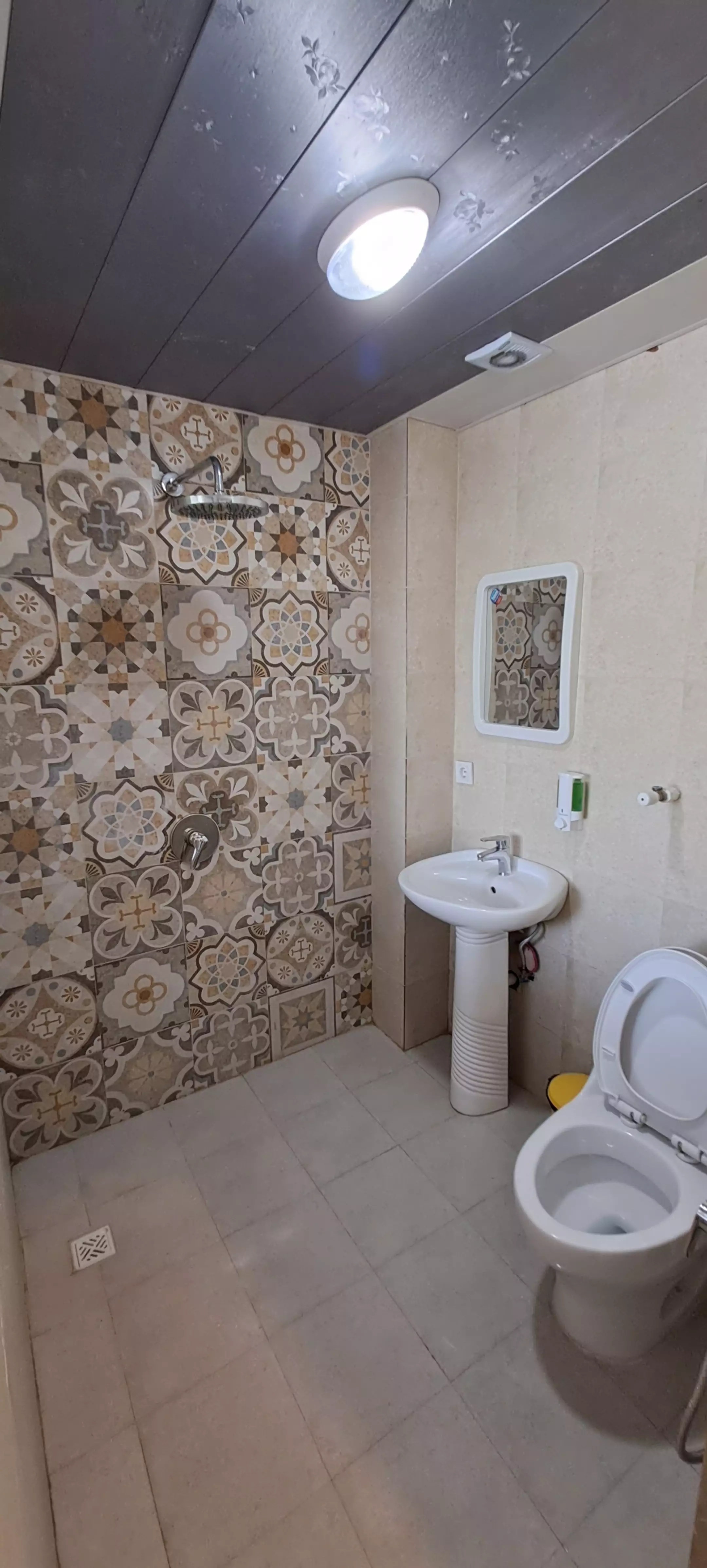 Alibaba https://cdn.alibaba.ir/ostorage/hotel-accommodation-images/68d293eea1e6f83605b7e4a0_سویت دبل (5).webp